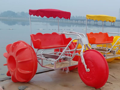 水上三輪車(chē)